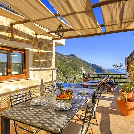 Willa Kalkan'da Manzarali Ve Havuzlu, Tas