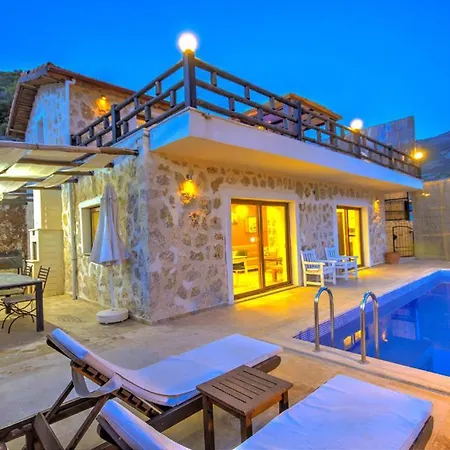 Kalkan'da Manzarali Ve Havuzlu, Tas *