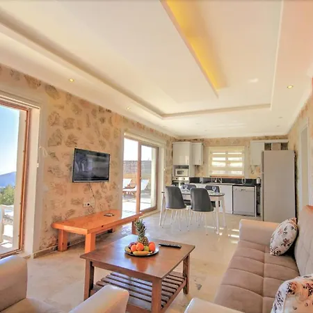 Kalkan'da Manzarali Ve Havuzlu, Tas Willa *