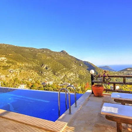 Kalkan'da Manzarali Ve Havuzlu, Tas * カシュ