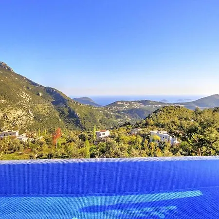 Kalkan'da Manzarali Ve Havuzlu, Tas